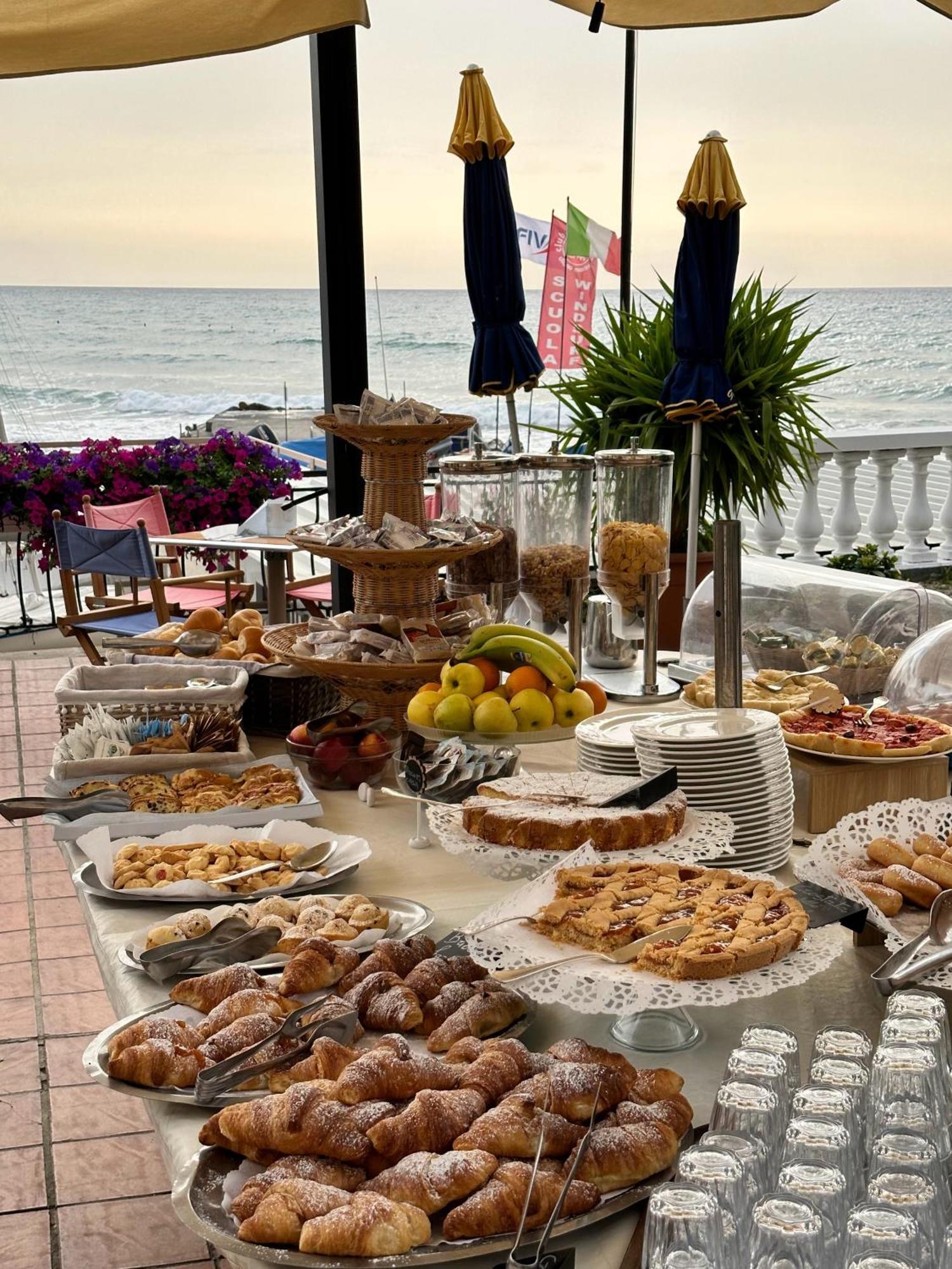 Hotel Golfo E Palme Diano Marina Dış mekan fotoğraf